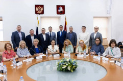 в Московском Доме национальностей прошёл круглый стол, давший старт работе Комитета по межнациональным отношениям и внешнеэкономическим связям Совета руководителей представительств субъектов РФ - фото - 3
